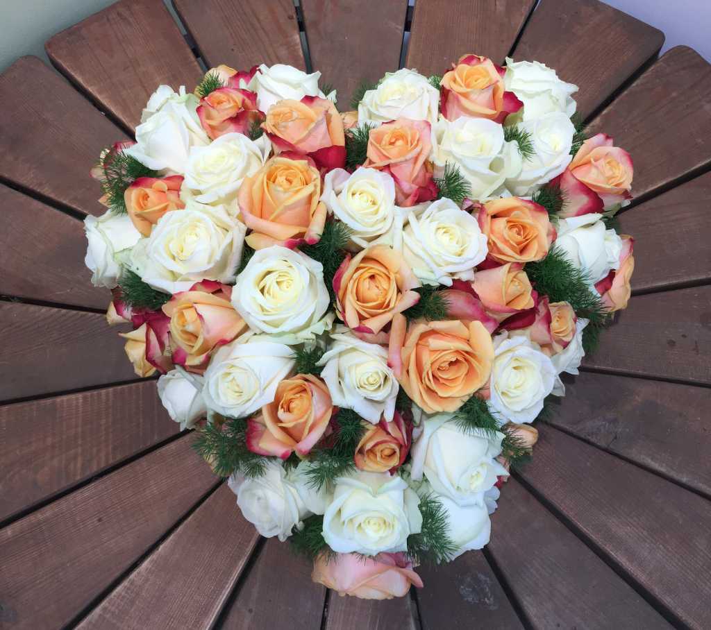 PF Assistance - Composition florale coeur Melba PF Assistance - Composition florale coeur Melba