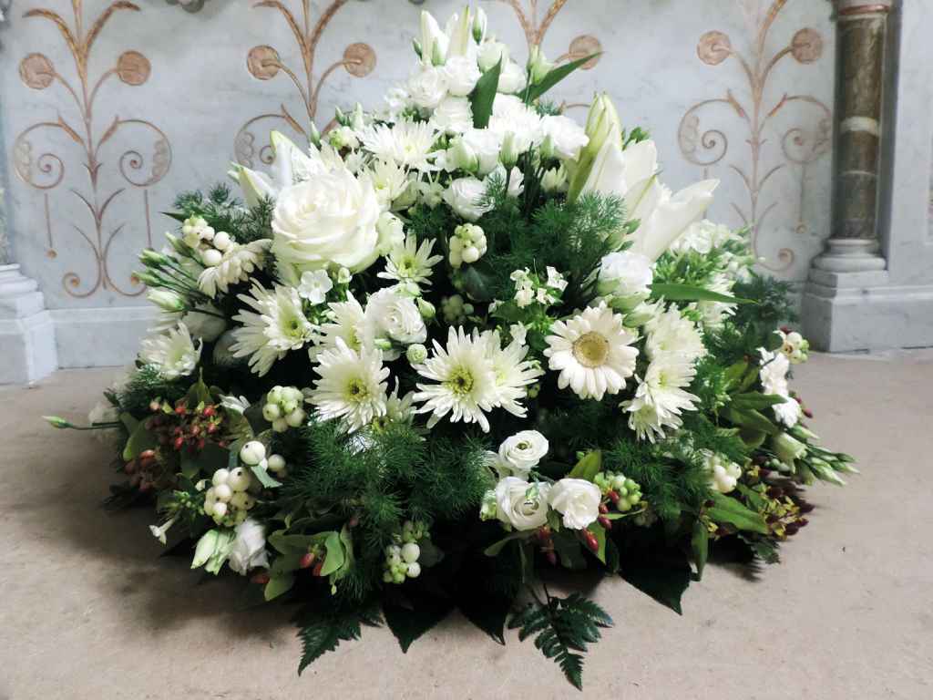 PFAssistance - Composition florale coussin Amandine PFAssistance - Composition florale coussin Amandine