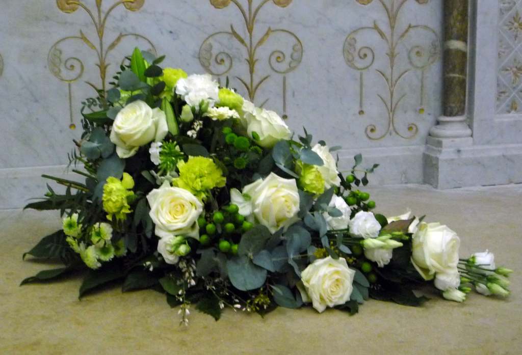 PF Assistance - Composition florale gerbe Pureté PF Assistance - Composition florale gerbe Pureté